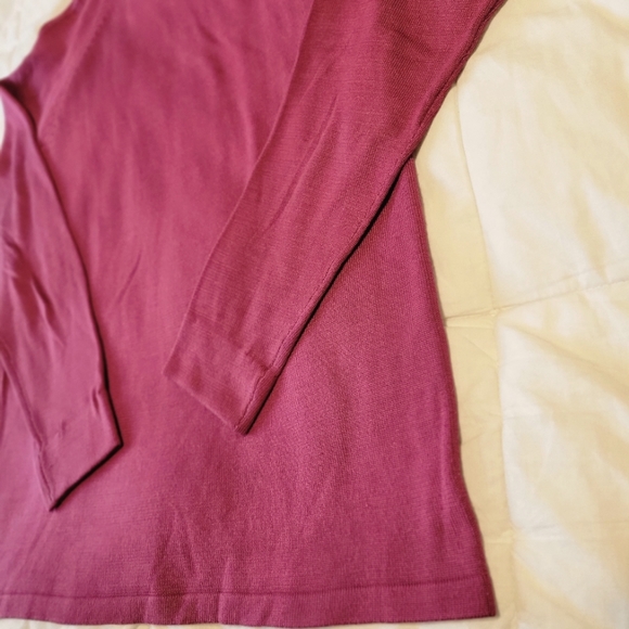 Kevo women light burgundy high collared 100% Silk lightweight sweater size small - Picture 13 of 14